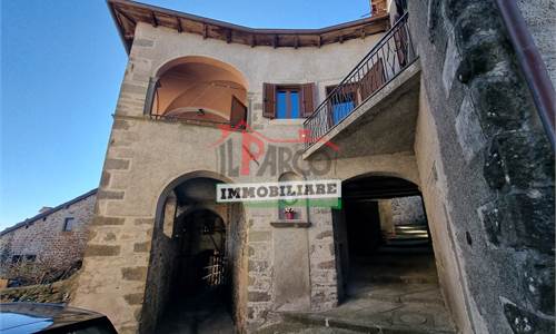 Villa for Sale in Castelnuovo di Garfagnana