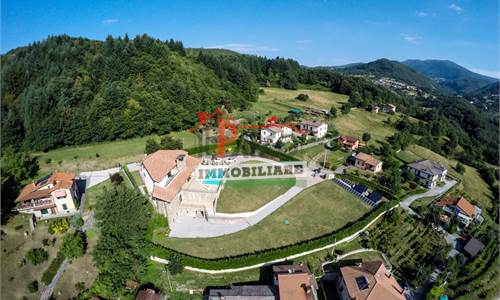 Villa di Lusso in Alta Toscana Un Sogno da Vivere 