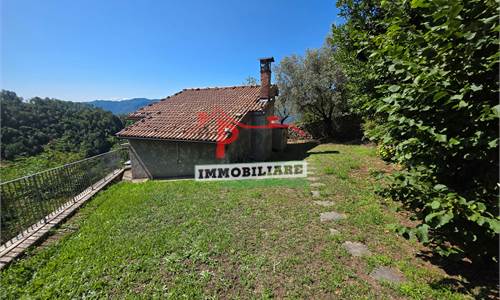 Piccolo cottage panoramico con giardino in un atmosfera medievale, vista mozzafiato